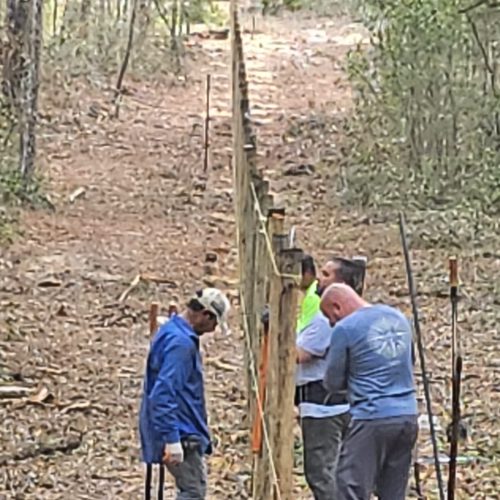 6-foot-fence-with-barbwires-on-top-dunnellon-95th-st (4)