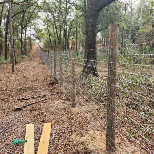 6-foot-fence-with-barbwires-on-top-dunnellon-95th-st (5)