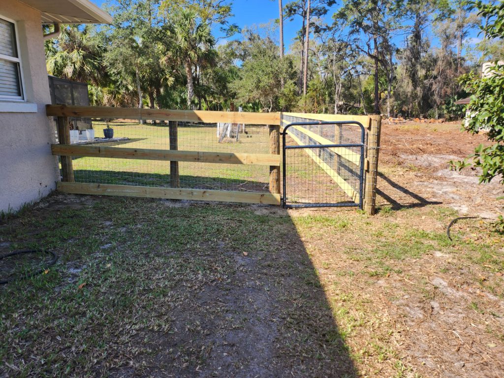 Romans St Inverness FL 5 Neighborhoods Fencing